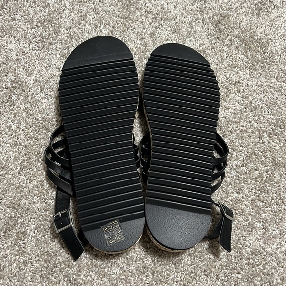 Amalfi Sandals - Picture 8 of 11